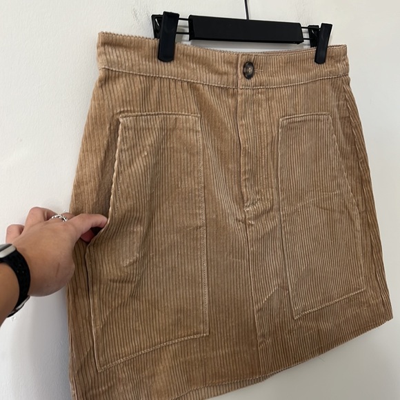 NEW H&M Tan Corduroy Ribbed Mini Skirt Size 10 - Picture 2 of 7